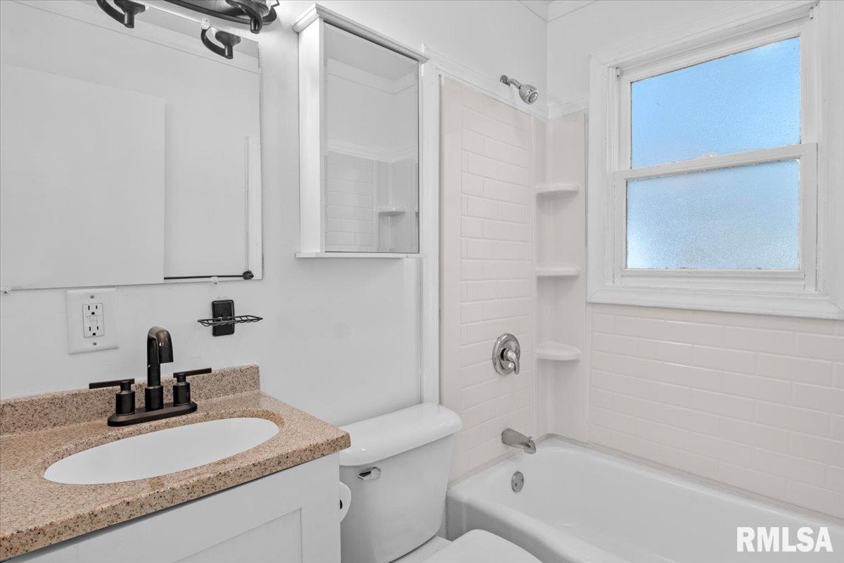 1820 Fairmont Drive Springfield, IL 62702 - Photo 22 of 26