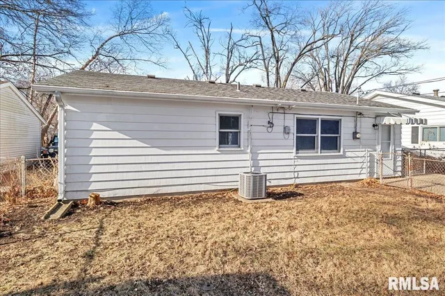 $115,000 | 1820 Fairmont Drive, Springfield, IL 62702