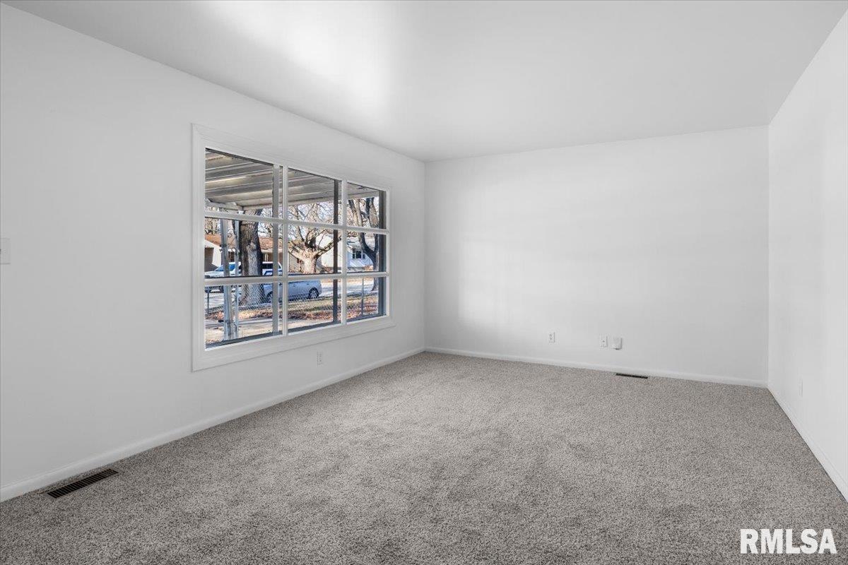 1820 Fairmont Drive Springfield, IL 62702 - Photo 5 of 26