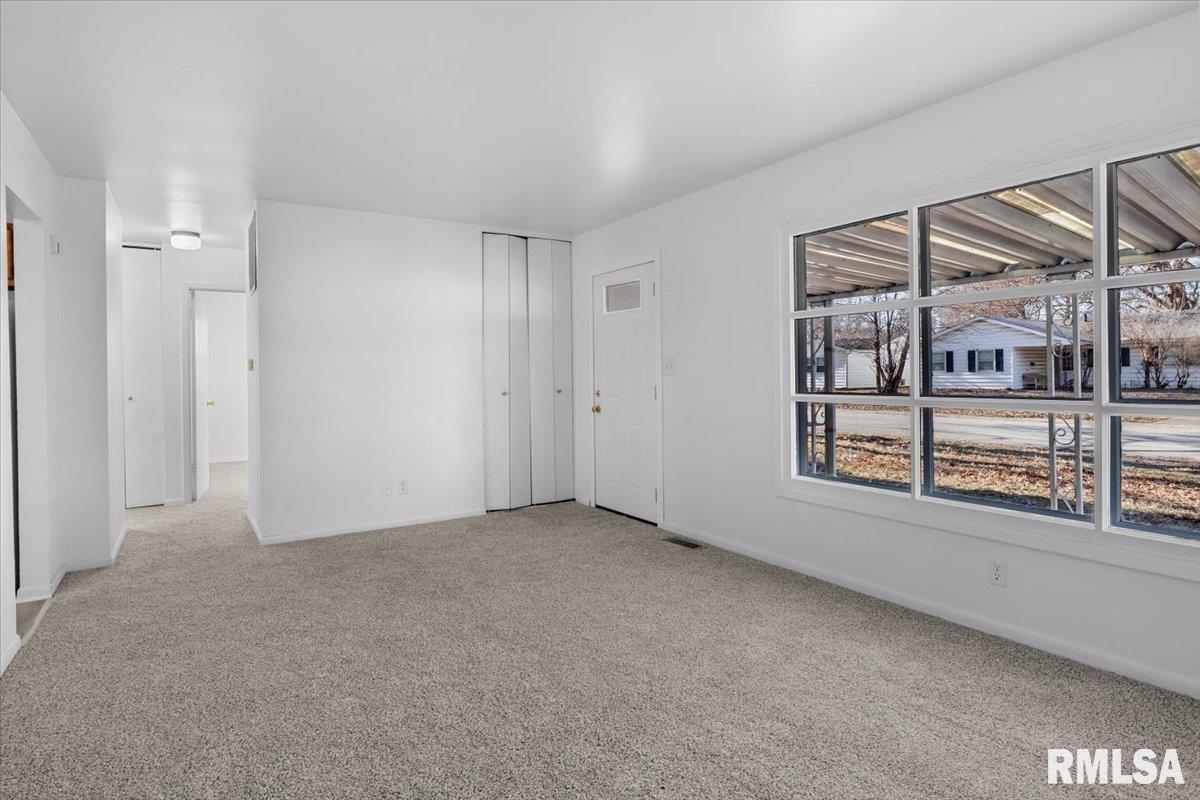 1820 Fairmont Drive Springfield, IL 62702 - Photo 8 of 26