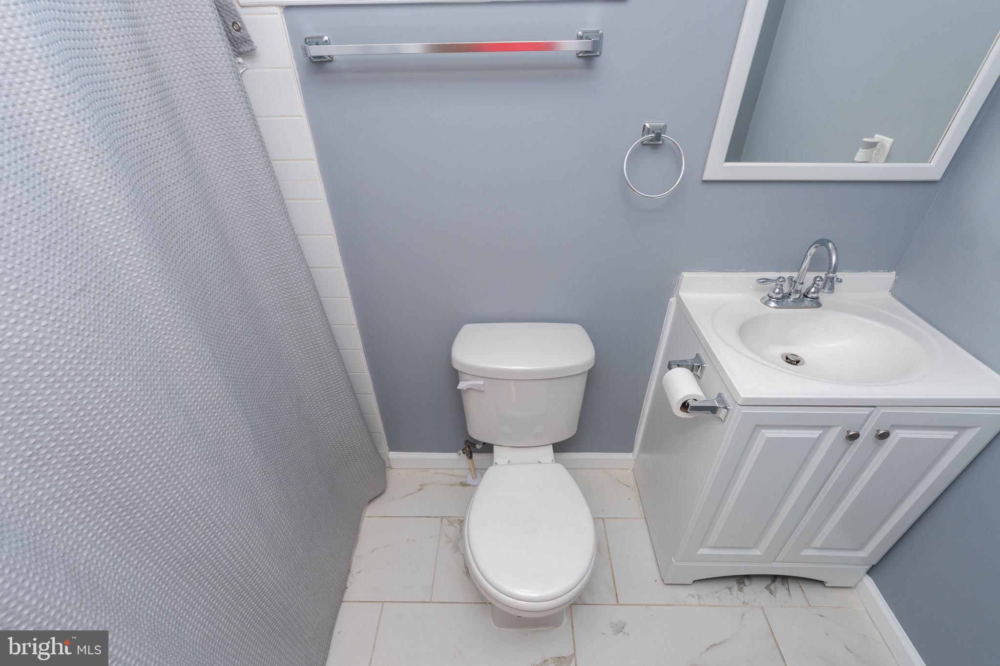 3414 Sollers Point Road Baltimore, MD 21222 - Photo 29 of 44 Upstairs bathroom
