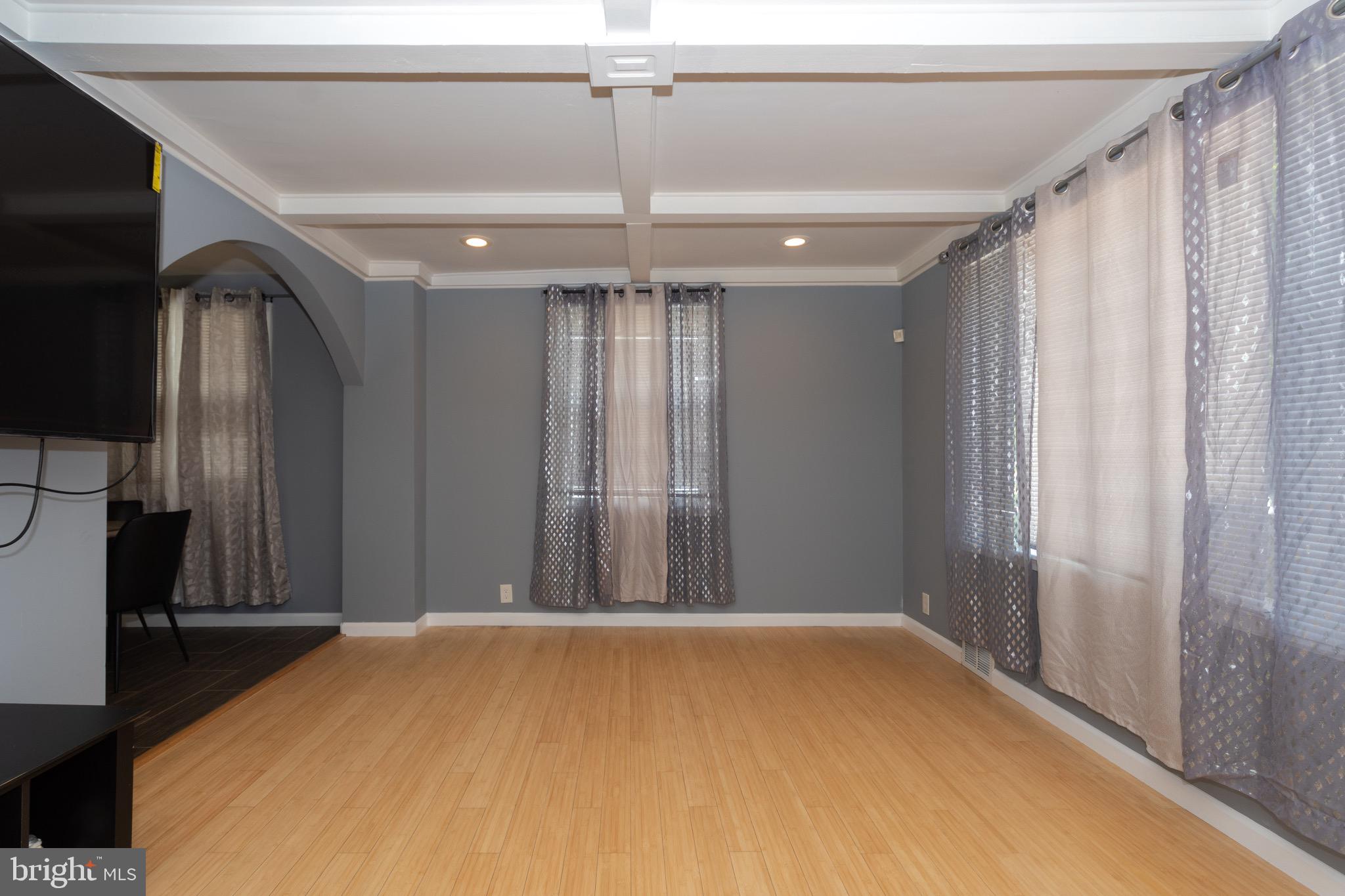 3414 Sollers Point Road Baltimore, MD 21222 - Photo 8 of 44 Living Room
