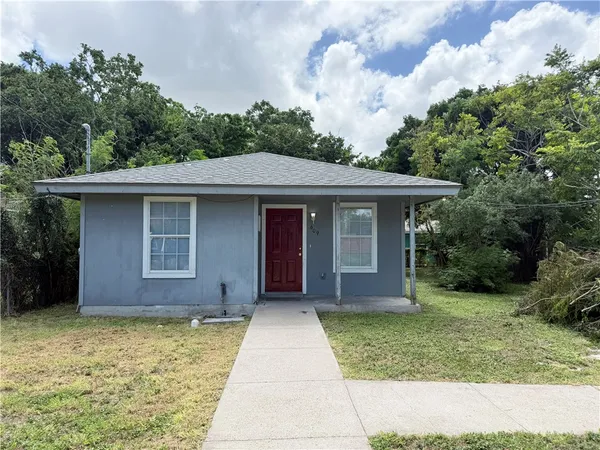$1,350 | 609 14th Street, Corpus Christi, TX 78401