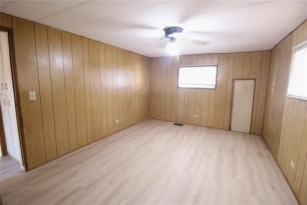 $1,300 | 716 49th Avenue West, Bradenton, FL 34207