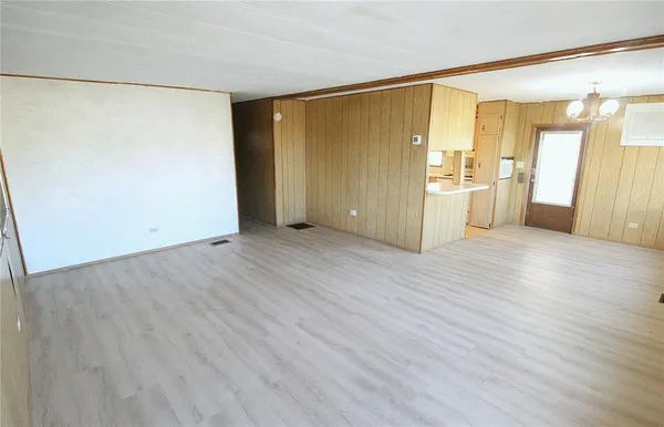 $1,300 | 716 49th Avenue West, Bradenton, FL 34207