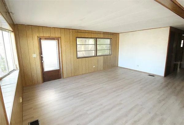 $1,300 | 716 49th Avenue West, Bradenton, FL 34207