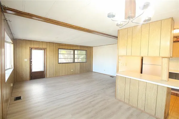 $1,300 | 716 49th Avenue West, Bradenton, FL 34207