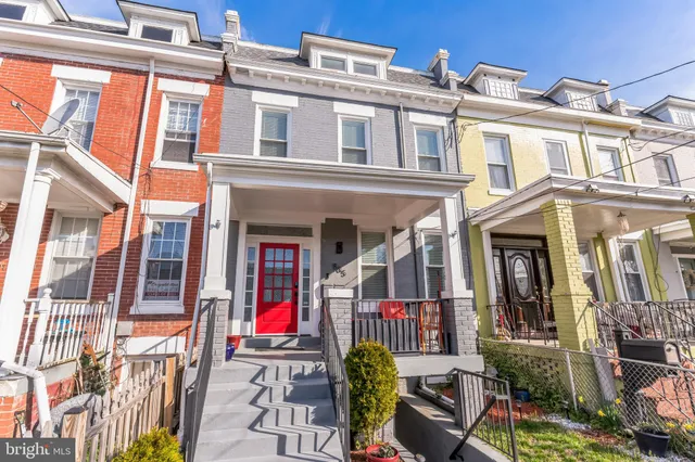 a view of a building with a lot of stuff