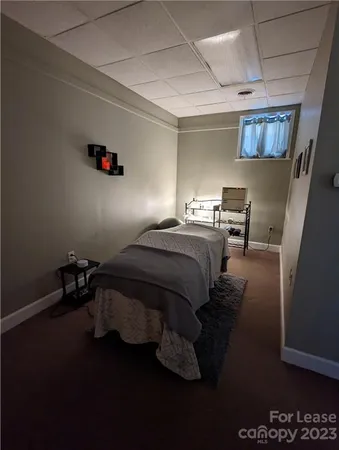 $600 | 2512 Lynn Road, Tryon, NC 28782