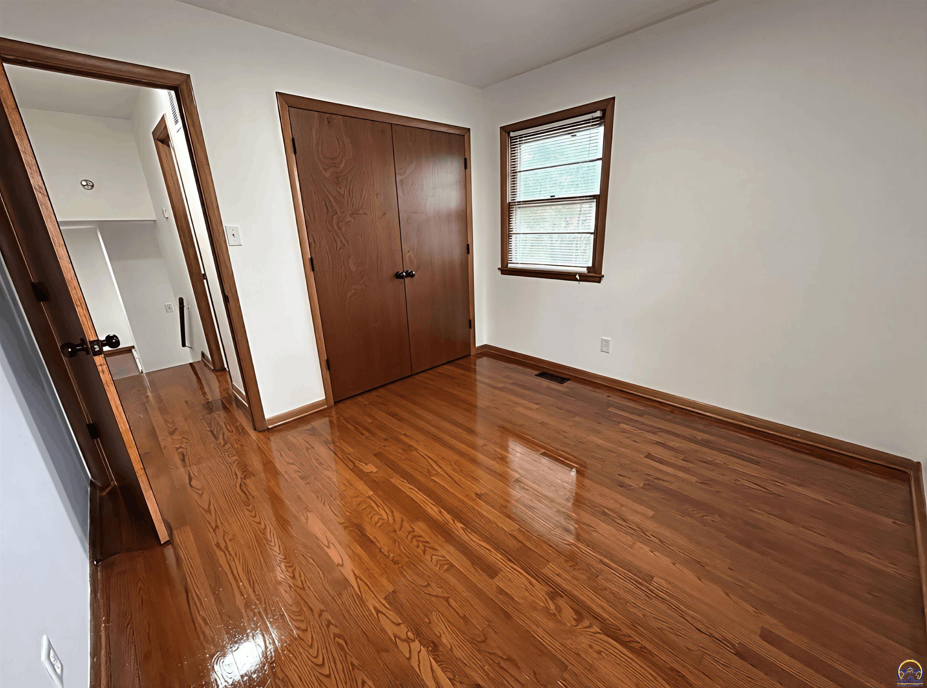 2562 Southwest Kent Street Topeka, KS 66614 - Photo 11 of 18