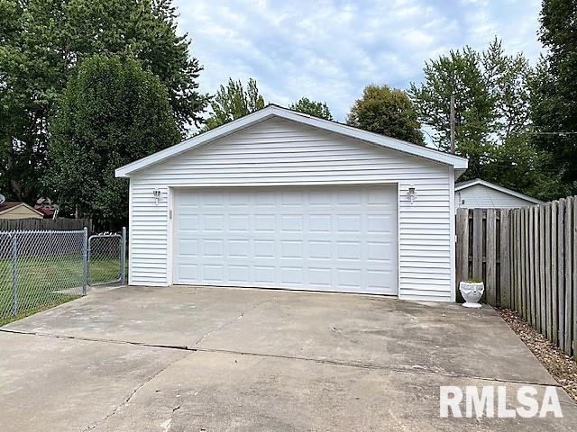 64 Friars Lane Springfield, IL 62704 - Photo 4 of 25