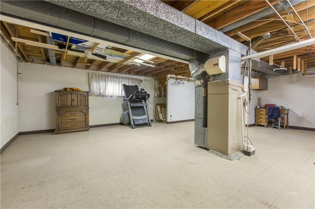 404 Stotler Road Pittsburgh, PA 15235 - Photo 19 of 23 Gallery Image 19