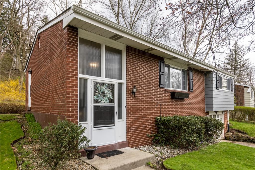 404 Stotler Road Pittsburgh, PA 15235 - Photo 2 of 23 Gallery Image 2