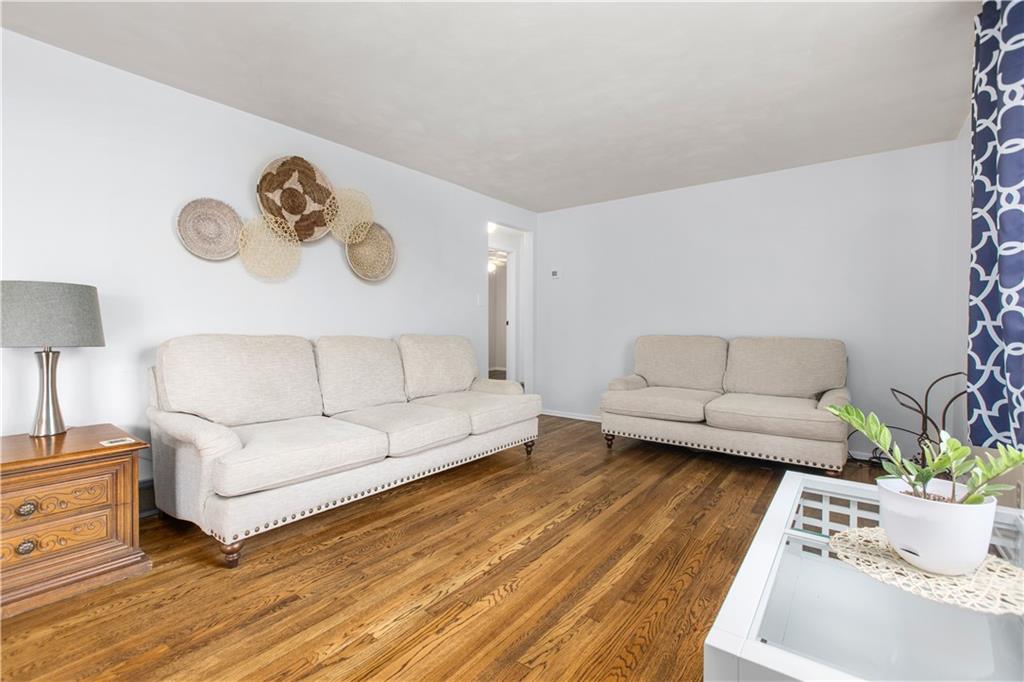 404 Stotler Road Pittsburgh, PA 15235 - Photo 4 of 23 Gallery Image 4