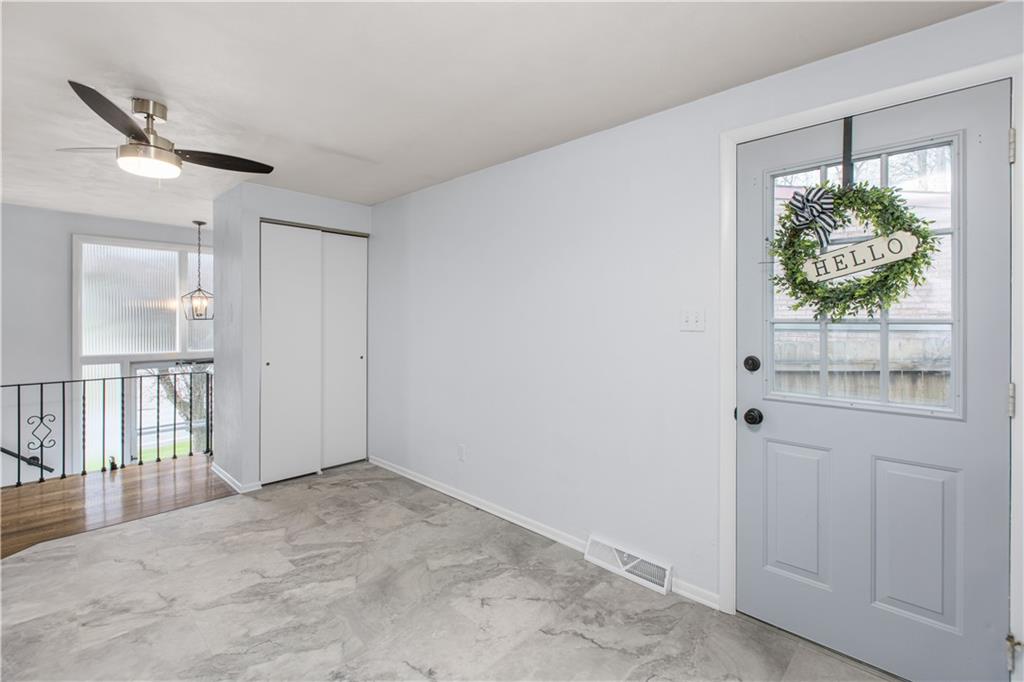 404 Stotler Road Pittsburgh, PA 15235 - Photo 9 of 23 Gallery Image 9
