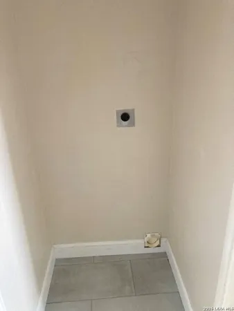 $2,000 | 7915 Avellano, San Antonio, TX 78250