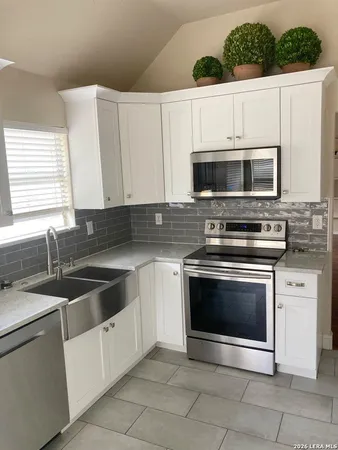 $2,000 | 7915 Avellano, San Antonio, TX 78250