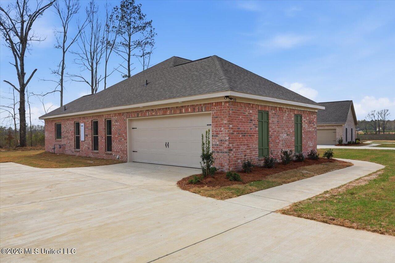 310 Stronghold Drive Brandon, MS 39042 - Photo 4 of 31 04-310 Stronghold Dr _ Home Tours MS