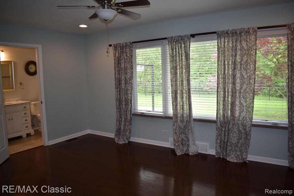 31974 Lahser Road Beverly Hills, MI 48025 - Photo 19 of 40