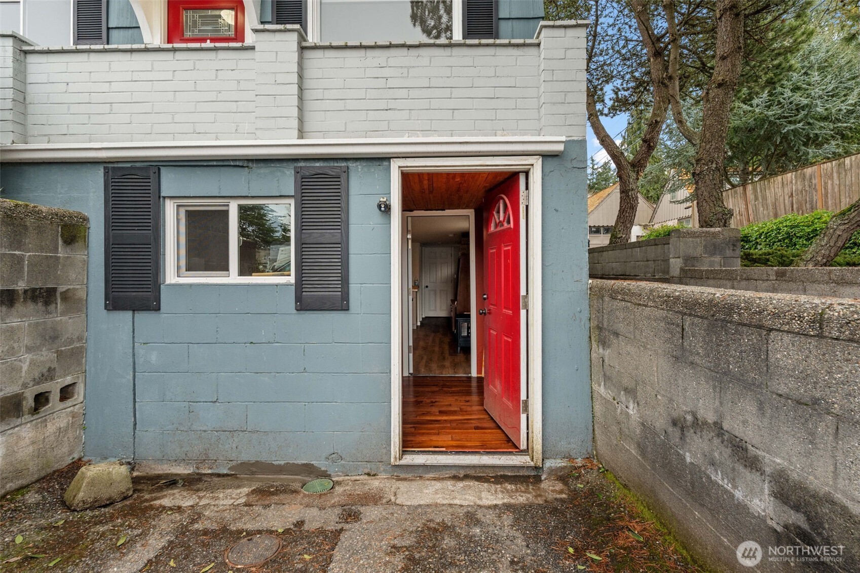 3215 North Tyler Street Tacoma, WA 98407 - Photo 22 of 40 a front view of a house