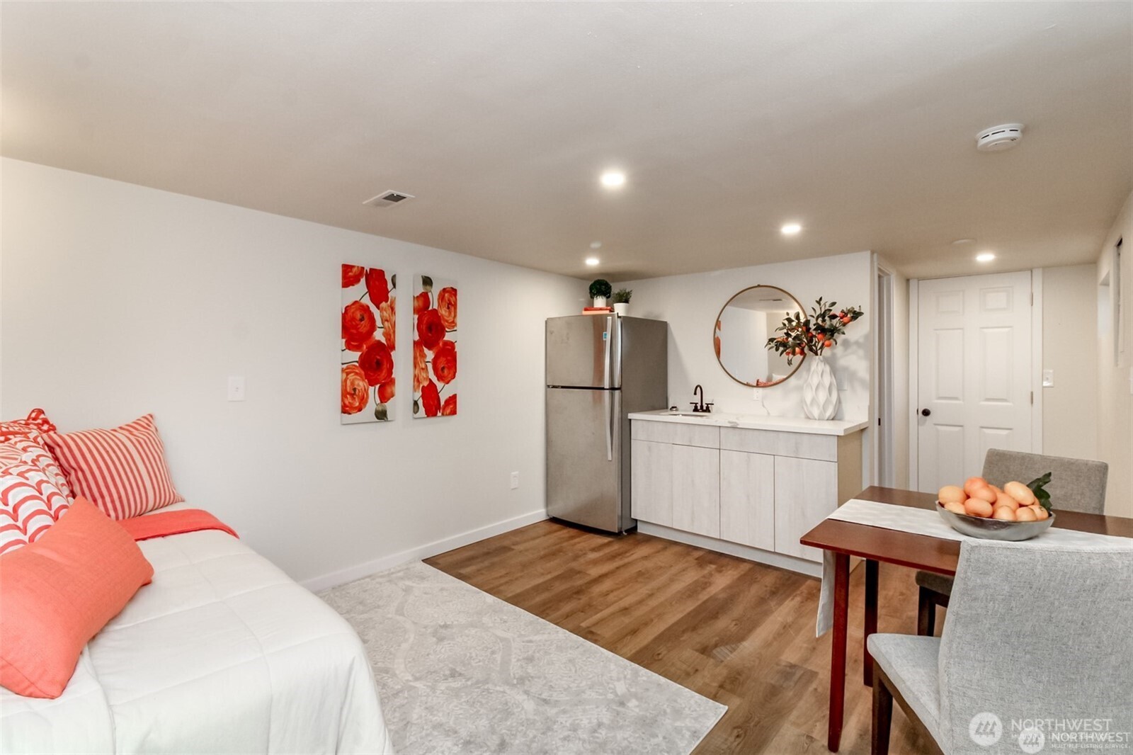3215 North Tyler Street Tacoma, WA 98407 - Photo 24 of 40 a living room with furniture