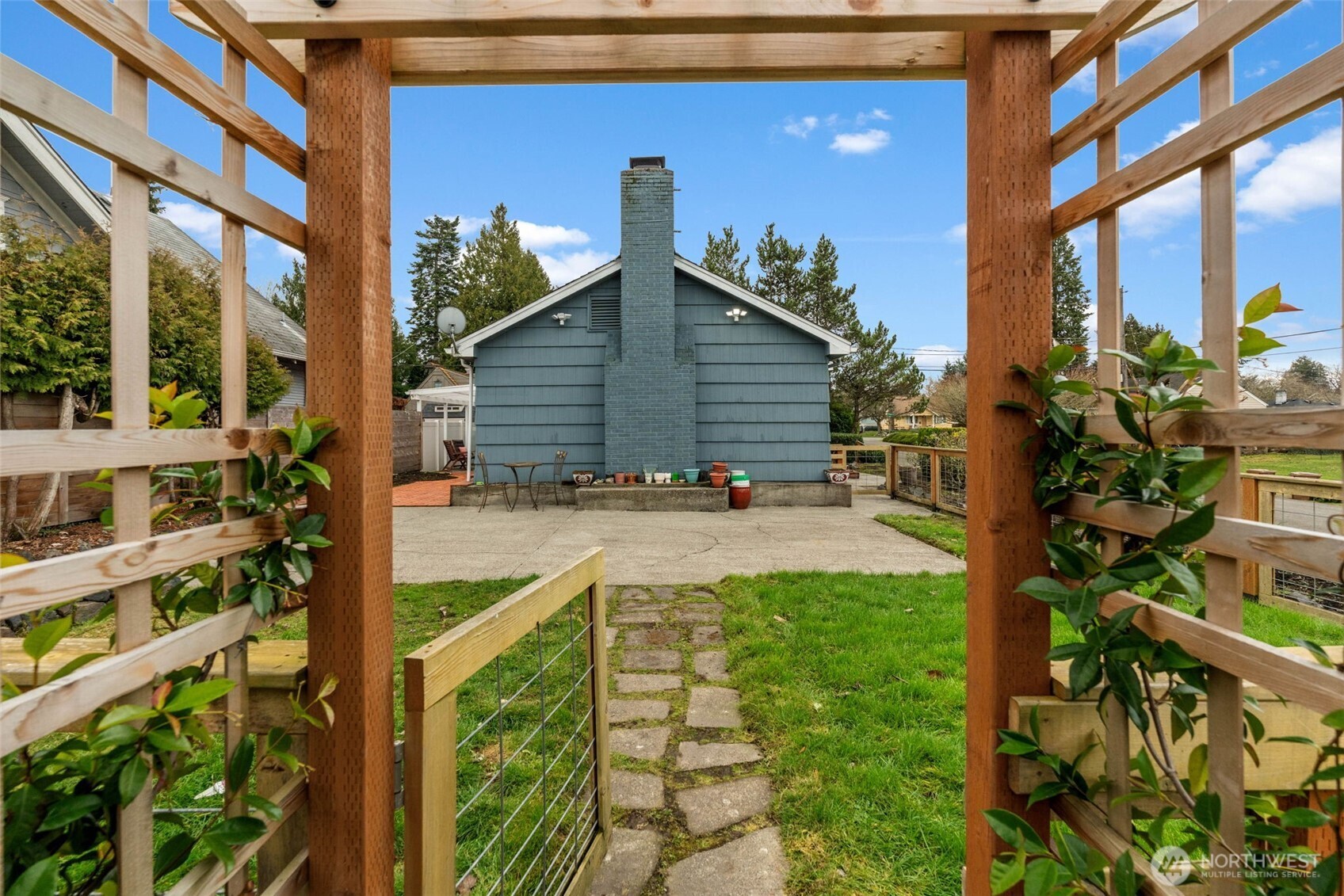 3215 North Tyler Street Tacoma, WA 98407 - Photo 34 of 40 a view of a house with backyard