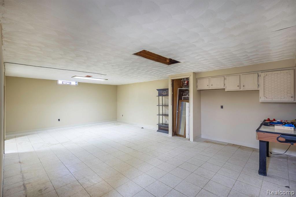 23605 Rockingham Street Southfield, MI 48033 - Photo 29 of 52