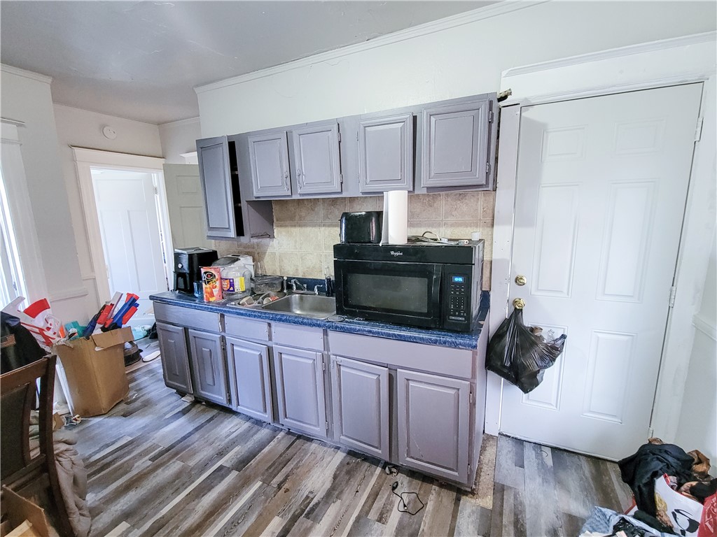 172 Rohr Street Rochester, NY 14605 - Photo 7 of 8