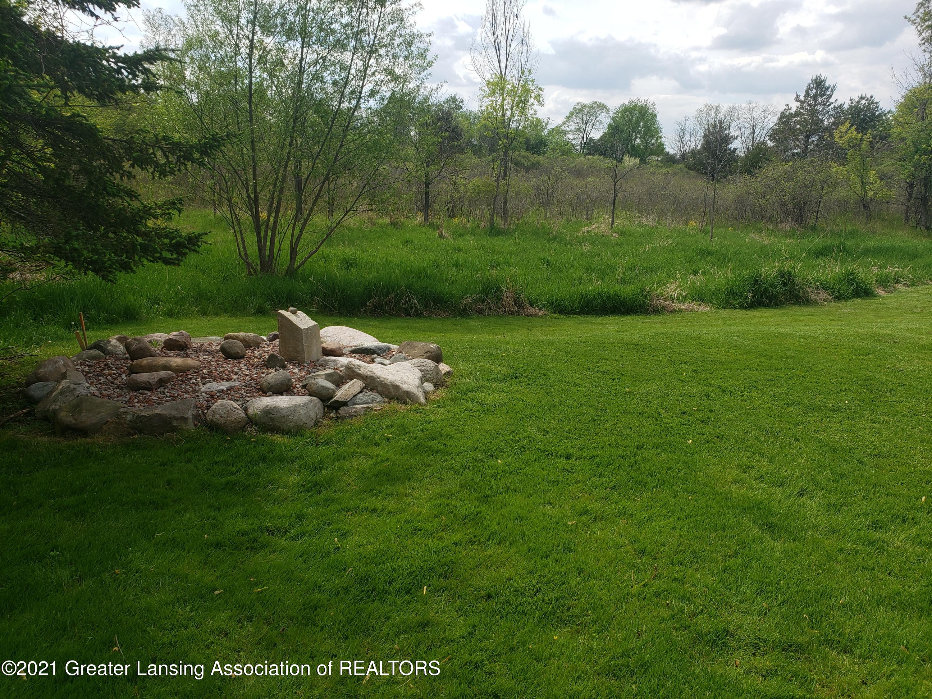 2205 North Canal Road Lansing, MI 48917 - Photo 29 of 31 Rock Garden