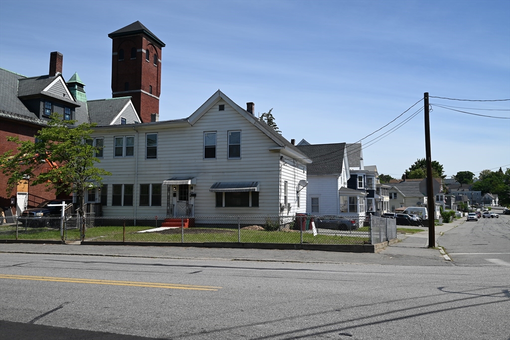 89 Mammoth Road Lowell, MA 01854 - Photo 5 of 38