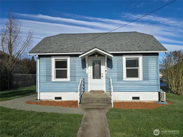 $349,900 | 1035 West 8th Street, Port Angeles, WA 98363