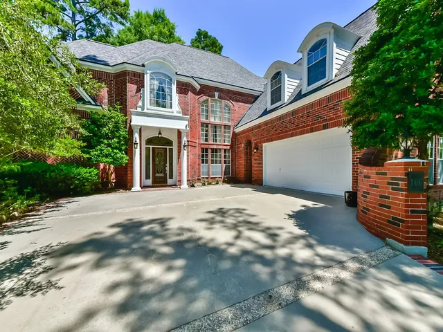 $997,000 | 166 East Capstone Circle, Spring, TX 77381