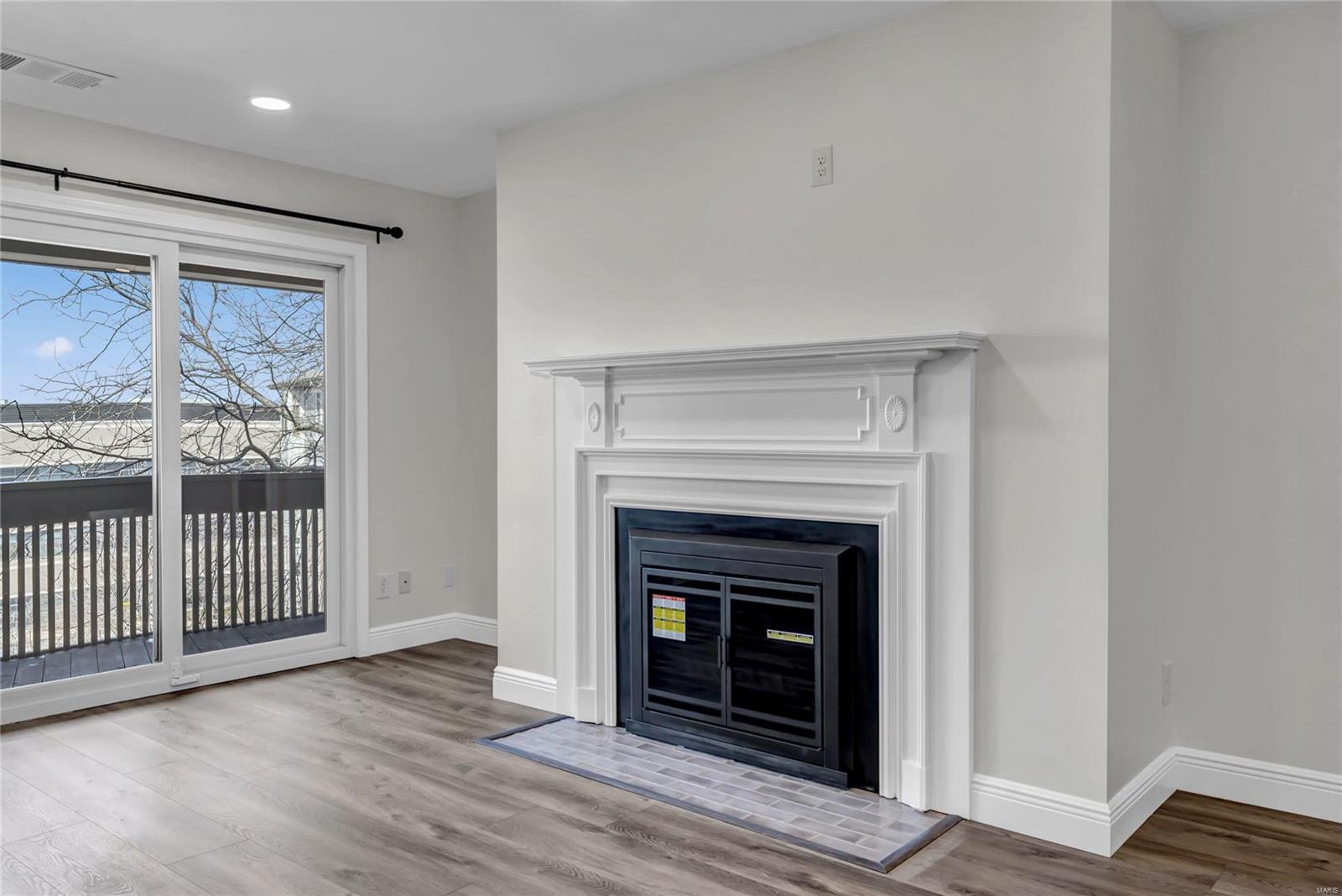 950 East Rue De La Banque, Unit 308 Creve Coeur, MO 63141 - Photo 21 of 45 Gallery Image 21