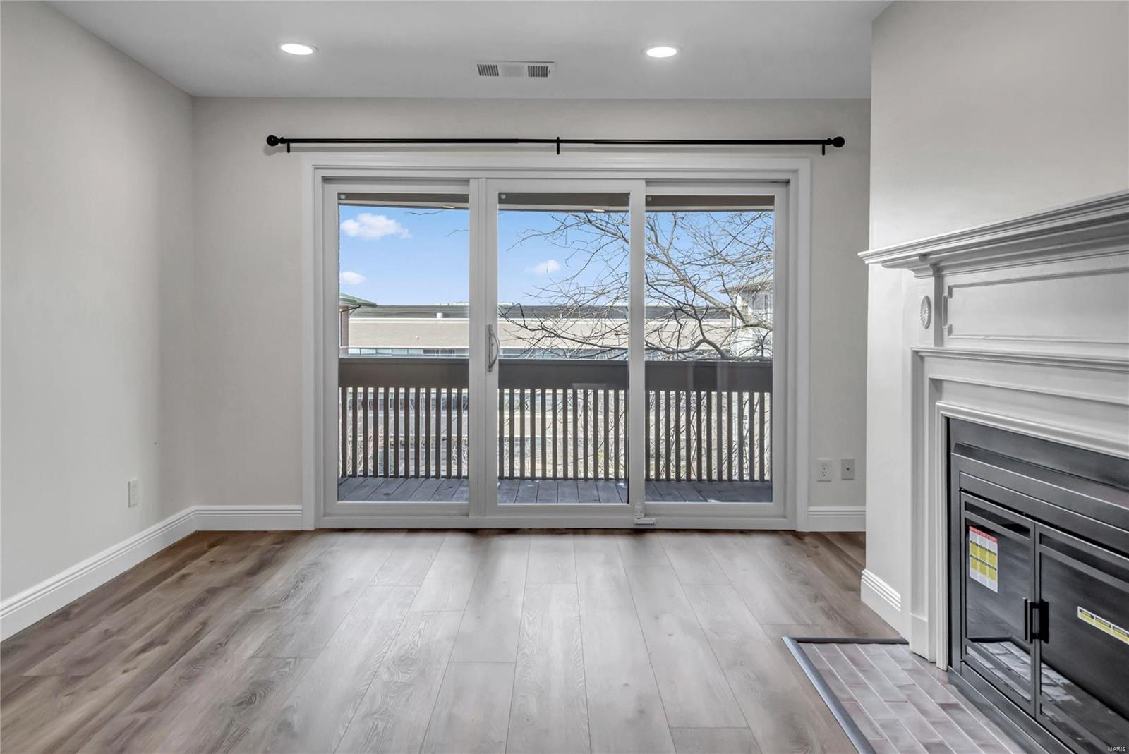 950 East Rue De La Banque, Unit 308 Creve Coeur, MO 63141 - Photo 22 of 45 Gallery Image 22