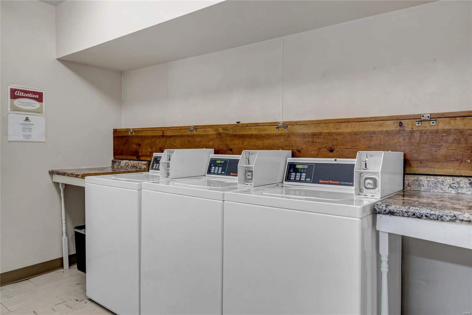 950 East Rue De La Banque, Unit 308 Creve Coeur, MO 63141 - Photo 33 of 45 Gallery Image 33