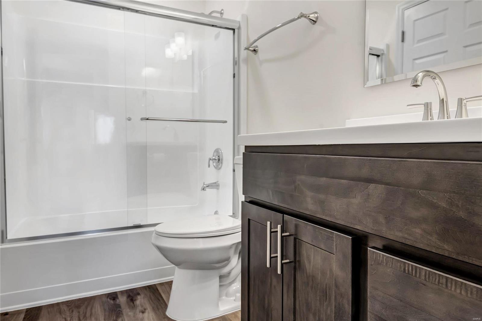 950 East Rue De La Banque, Unit 308 Creve Coeur, MO 63141 - Photo 8 of 45 Gallery Image 8