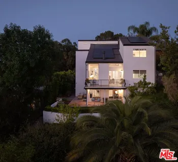 $1,399,000 | 4927 Alatar Drive, Woodland Hills, CA 91364