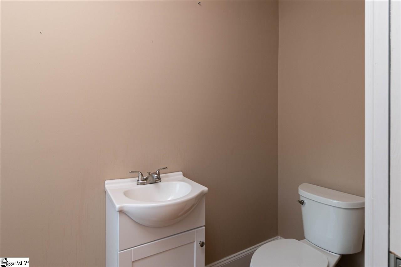 400 Hickory Street Clinton, SC 29325 - Photo 23 of 26 Gallery Image 23