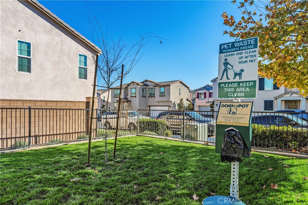 913 Helena Ridge Lake Elsinore, CA 92530 - Photo 34 of 38 a view of a house with a park