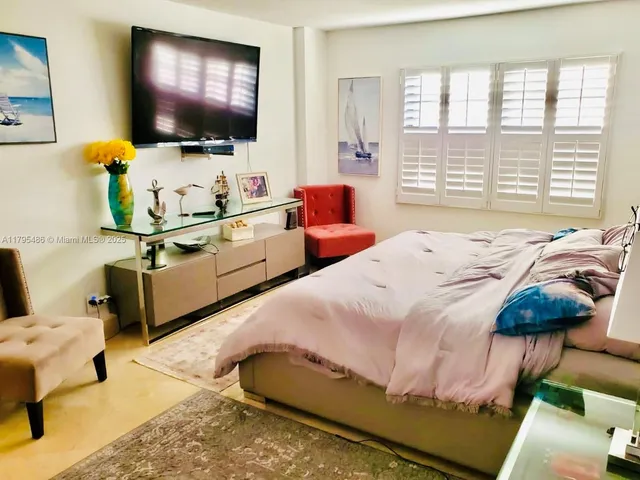 a picture of a very nice looking city