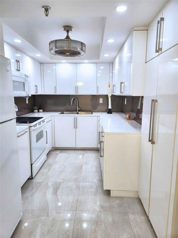 6463 La Costa Drive, Unit 301 Boca Raton, FL 33433 - Photo 2 of 37