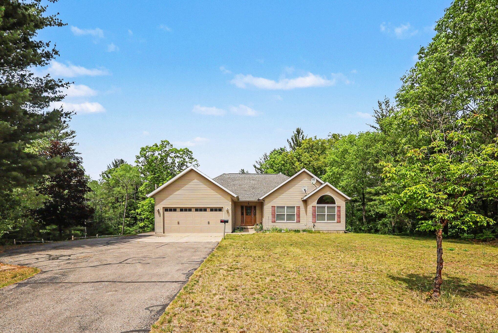 5620 Ryerson Road Twin Lake, MI 49457 - Photo 1 of 40 002_file_2630