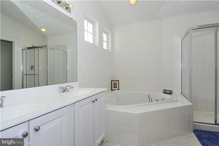 7778 Rotherham Drive Hanover, MD 21076 - Photo 15 of 27 Bath (Master)