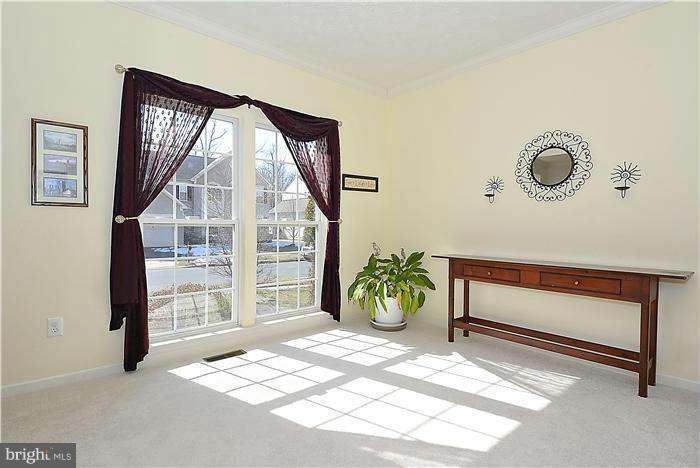 7778 Rotherham Drive Hanover, MD 21076 - Photo 8 of 27 Living Room