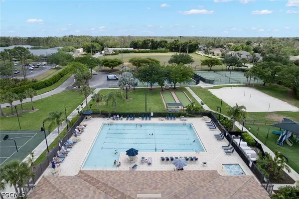 an aerial view of a tennis court