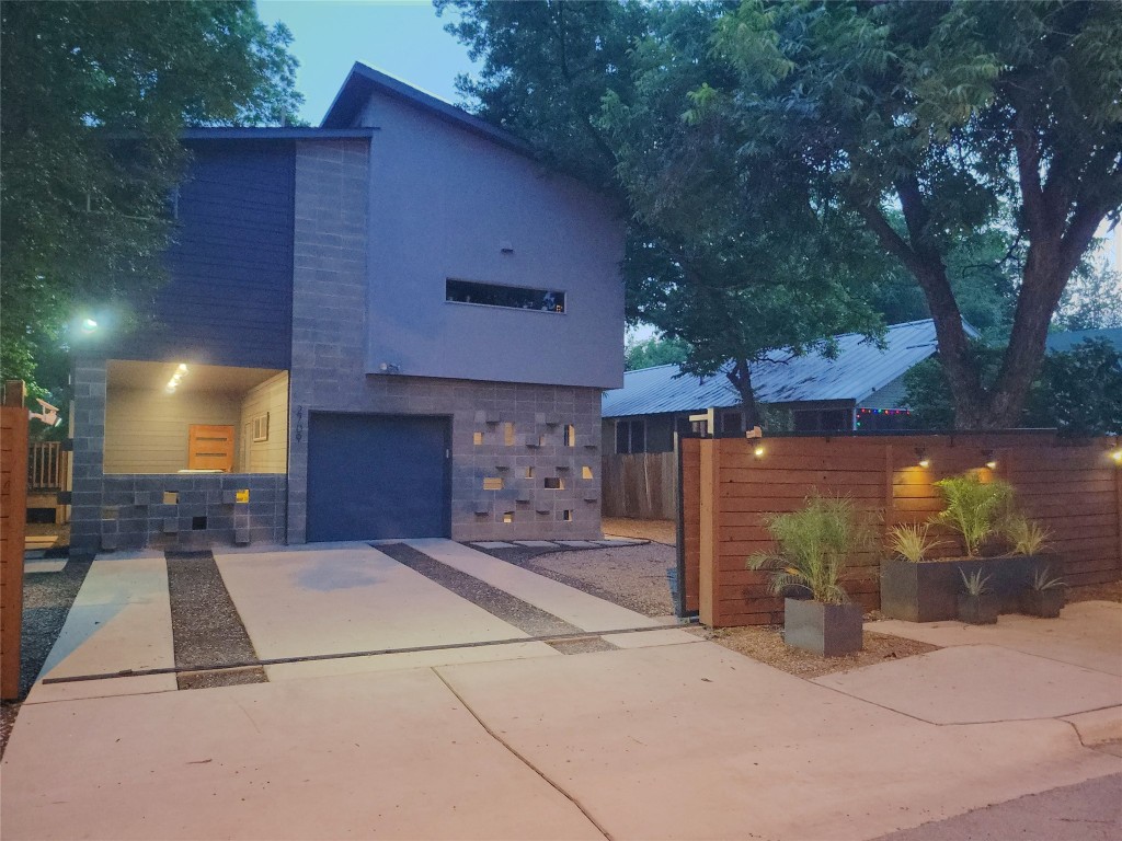 2709 East 2nd St Unit A