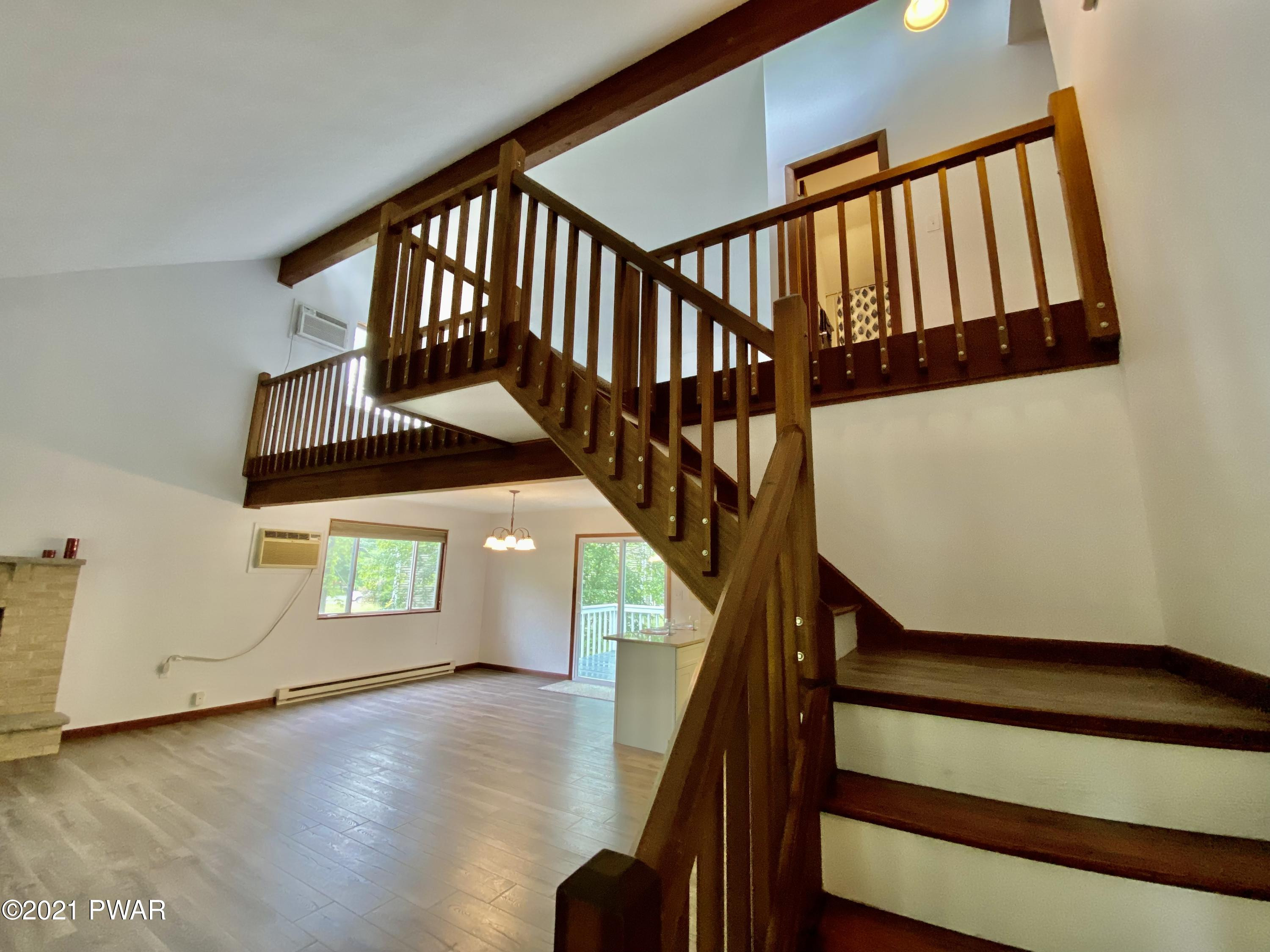 1007 Lancaster Drive Bushkill, PA 18324 - Photo 5 of 29 Entrance