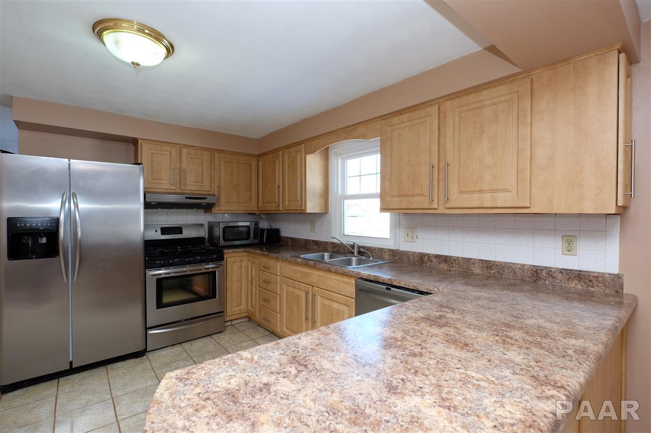 3219 West Chartwell Road Peoria, IL 61614 - Photo 13 of 36 Gallery Image 13