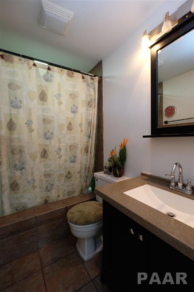3219 West Chartwell Road Peoria, IL 61614 - Photo 25 of 36 Gallery Image 25