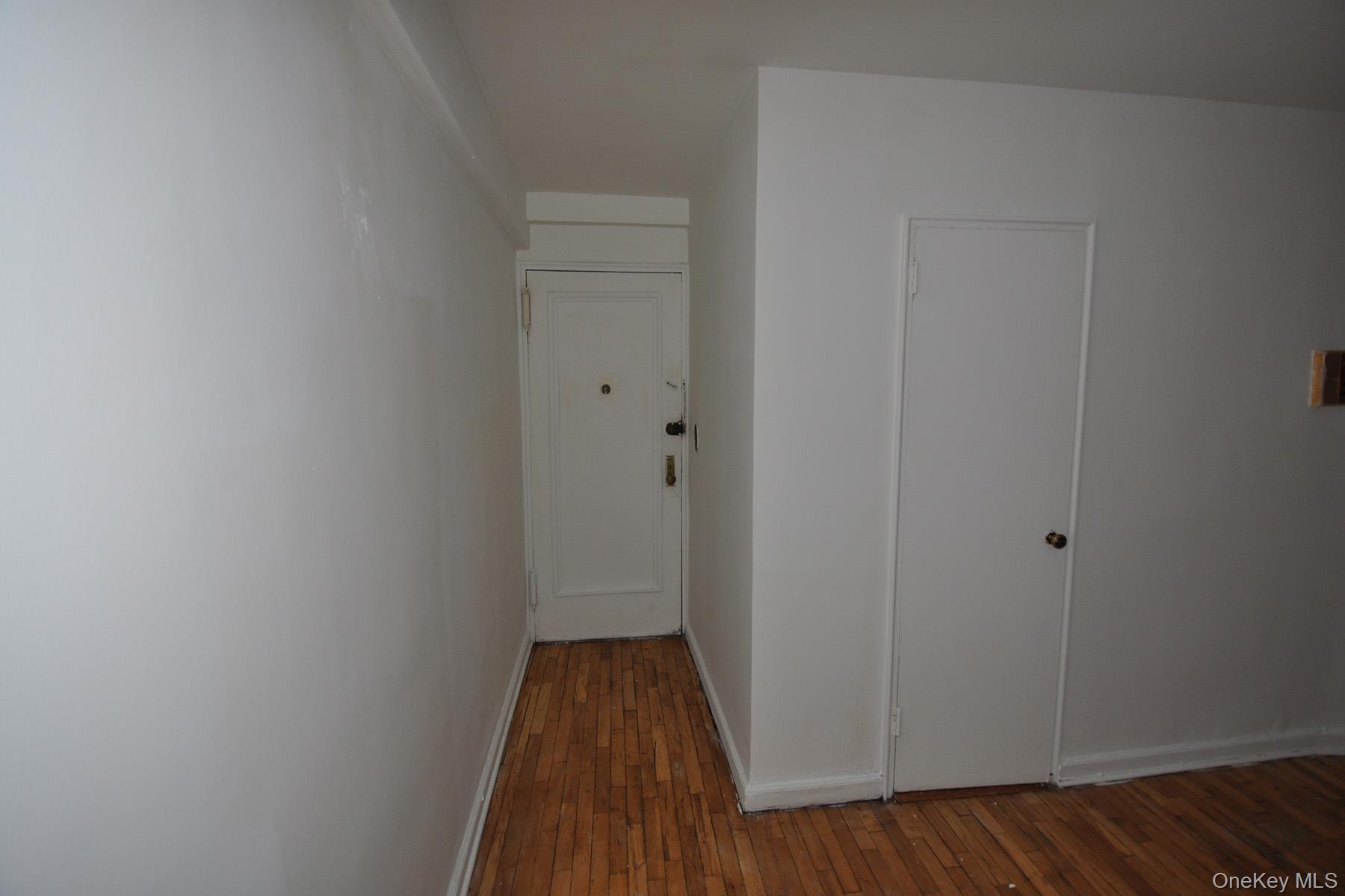 142 Garth Road, Unit 1R Scarsdale, NY 10583 - Photo 4 of 12